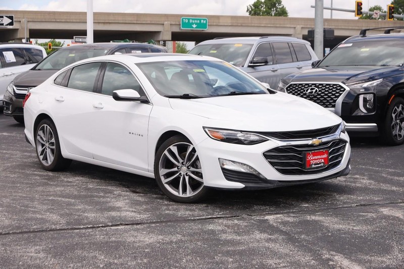 Chevrolet Malibu Vehicle Image 02