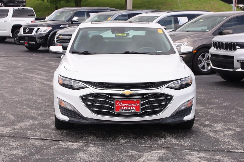 Chevrolet Malibu Vehicle Image 04