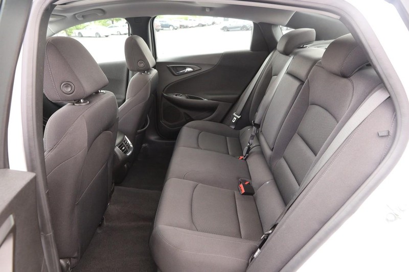 Chevrolet Malibu Vehicle Image 10