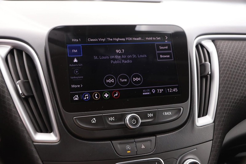 Chevrolet Malibu Vehicle Image 16