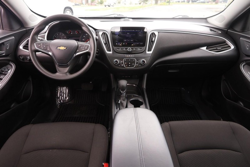 Chevrolet Malibu Vehicle Image 20