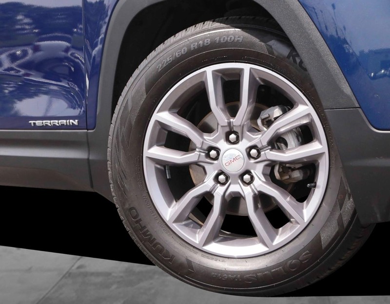 GMC Terrain Vehicle Image 03