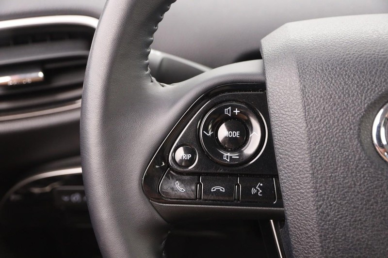 Toyota Prius Vehicle Image 12