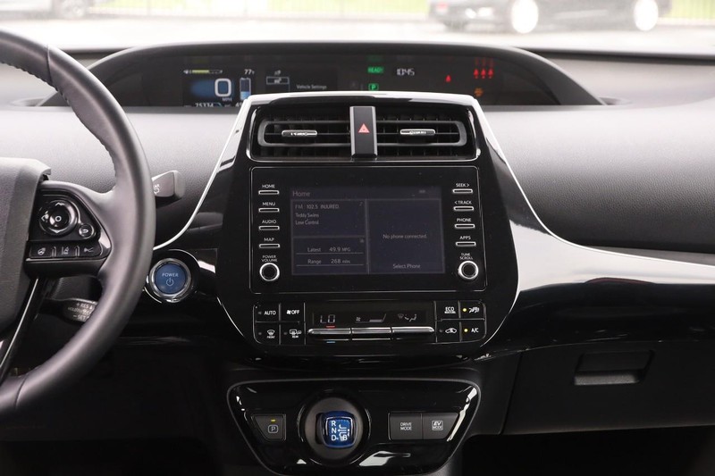Toyota Prius Vehicle Image 24