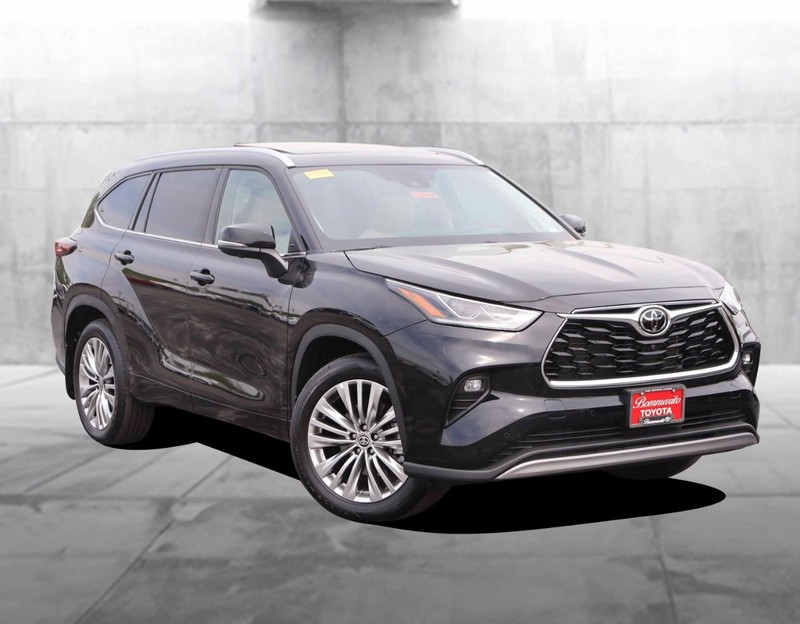 Toyota Highlander Vehicle Image 02
