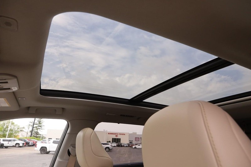 Toyota Highlander Vehicle Image 09