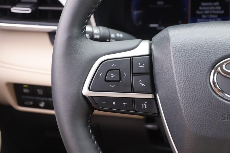 Toyota Highlander Vehicle Image 14
