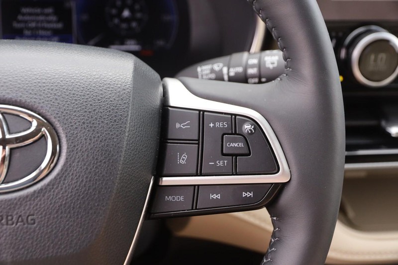 Toyota Highlander Vehicle Image 15