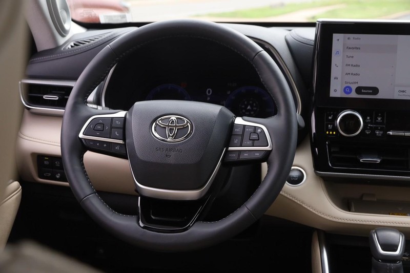 Toyota Highlander Vehicle Image 26