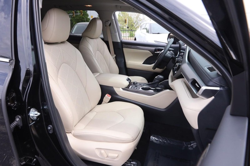 Toyota Highlander Vehicle Image 29