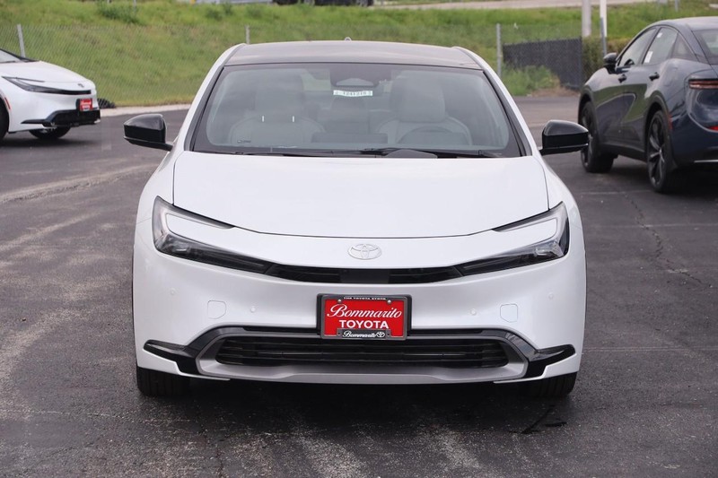 Toyota Prius Vehicle Image 04