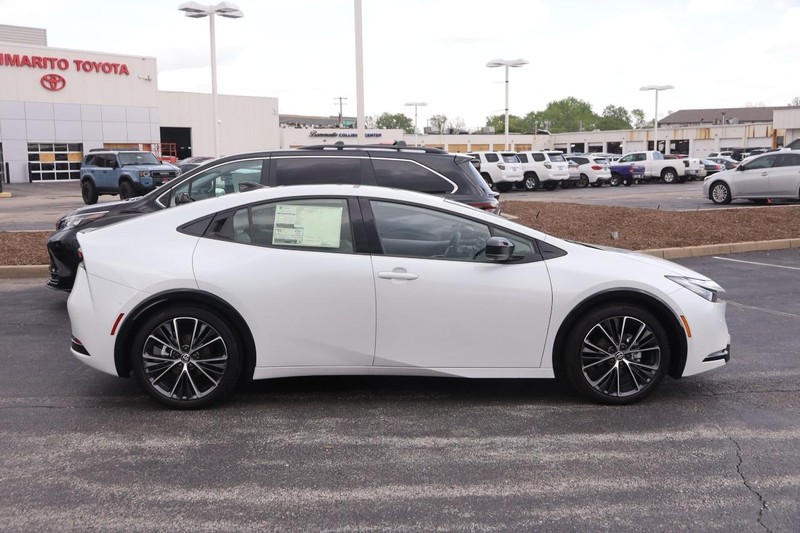 Toyota Prius Vehicle Image 05