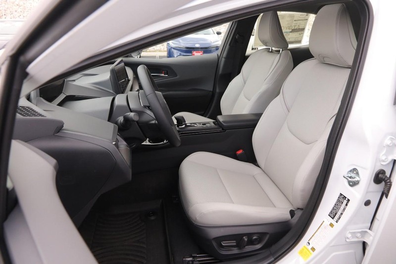 Toyota Prius Vehicle Image 09