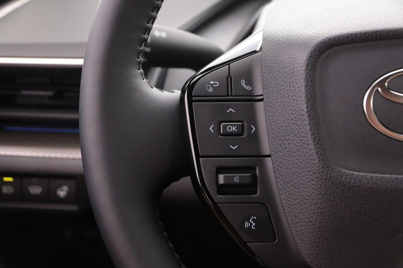 Toyota Prius Vehicle Image 13