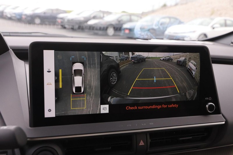 Toyota Prius Vehicle Image 18