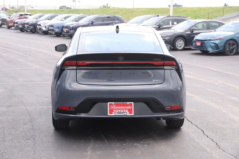 Toyota Prius Vehicle Image 06