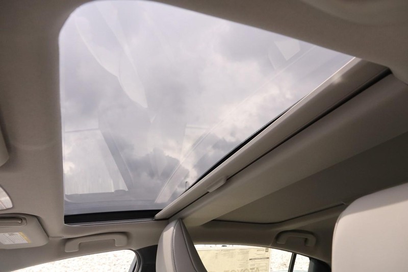 Toyota Prius Vehicle Image 09