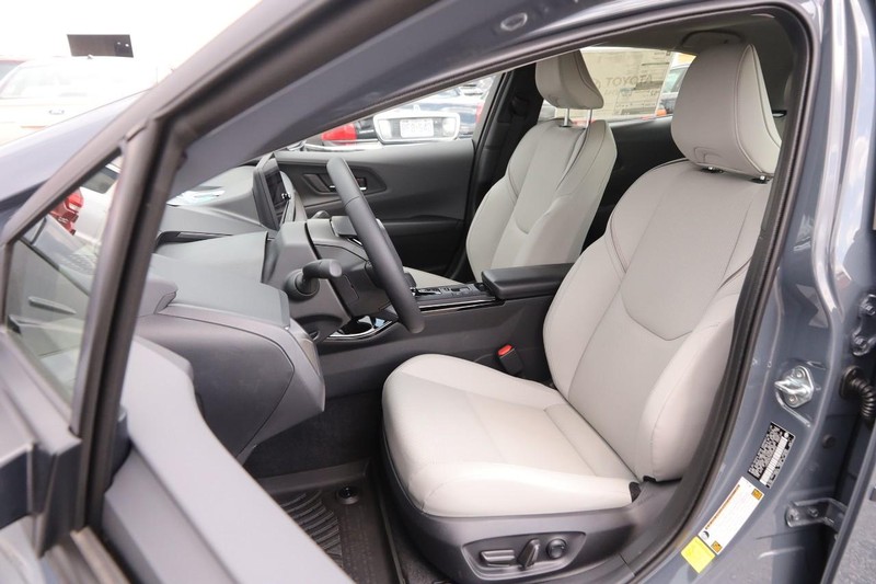 Toyota Prius Vehicle Image 10