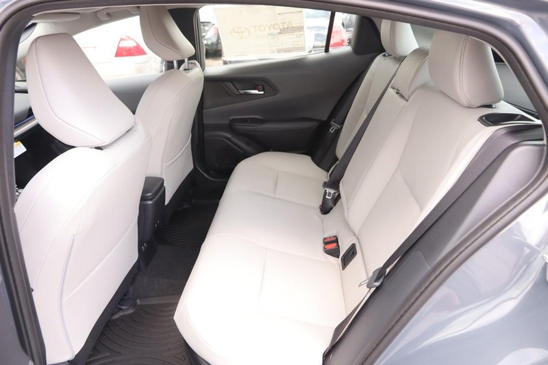 Toyota Prius Vehicle Image 11
