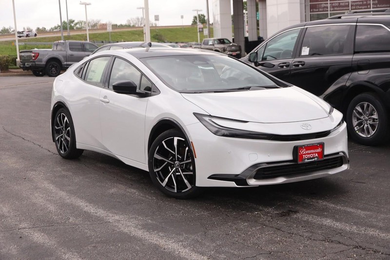 Toyota Prius Prime Vehicle Image 02