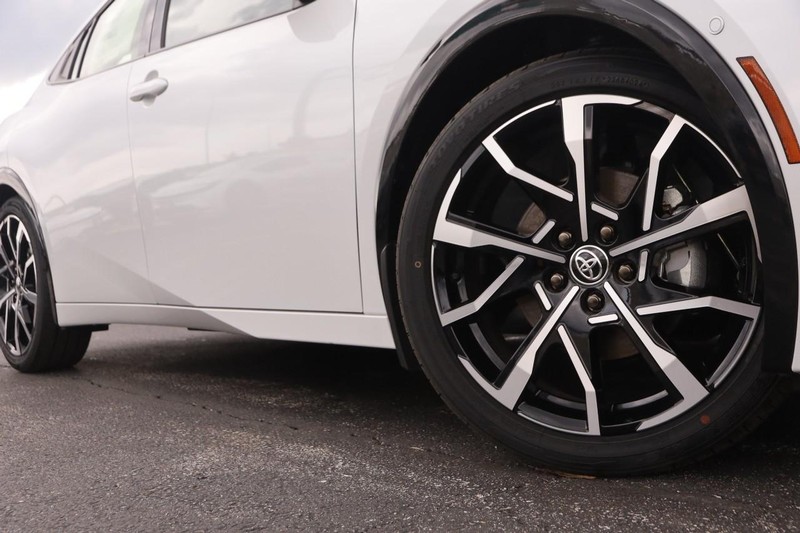 Toyota Prius Prime Vehicle Image 03