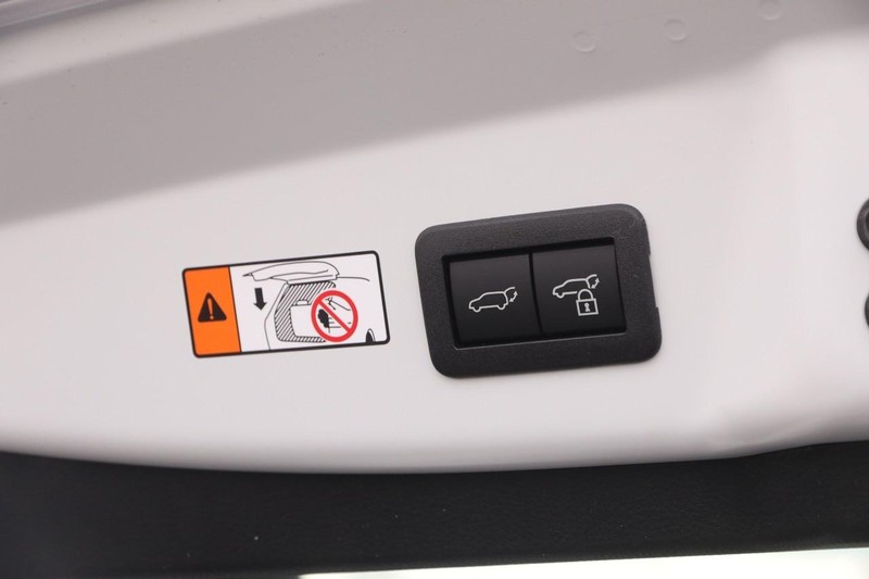 Toyota Prius Prime Vehicle Image 08