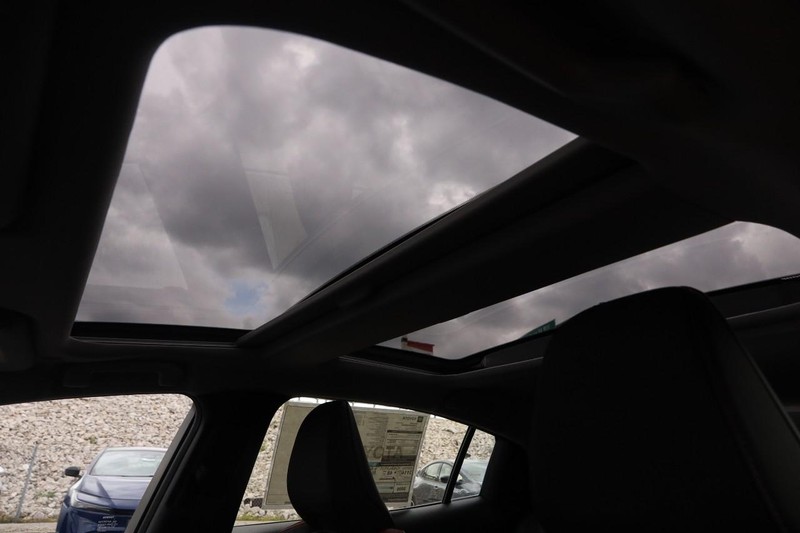 Toyota Prius Prime Vehicle Image 09