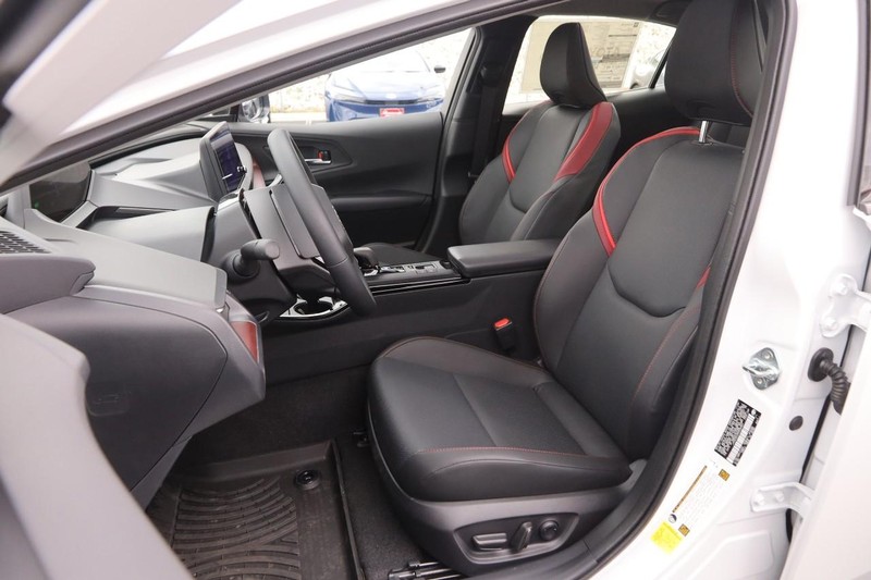 Toyota Prius Prime Vehicle Image 10