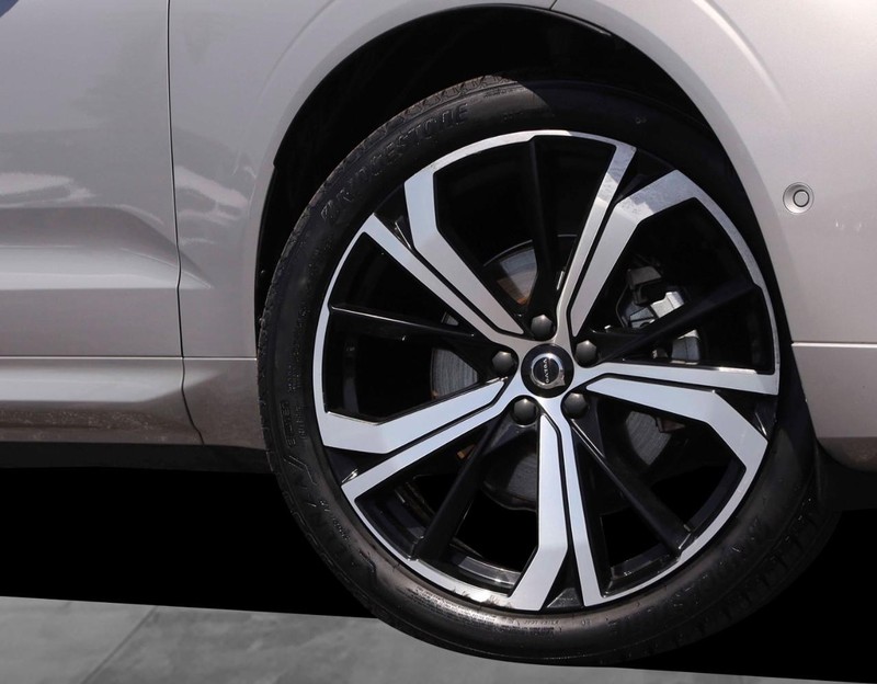 Volvo XC60 Vehicle Image 03