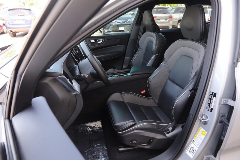 Volvo XC60 Vehicle Image 07