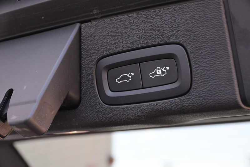 Volvo XC60 Vehicle Image 11