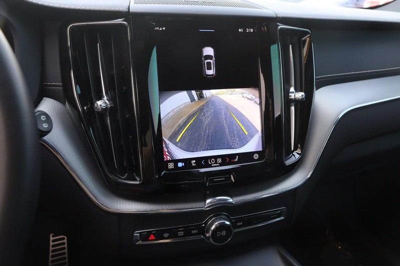 Volvo XC60 Vehicle Image 17