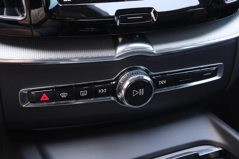 Volvo XC60 Vehicle Image 18