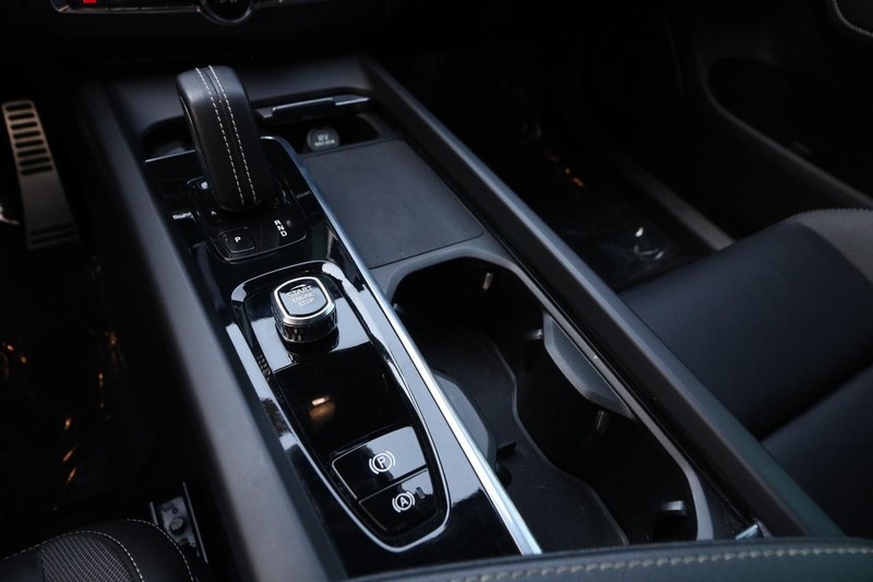 Volvo XC60 Vehicle Image 20