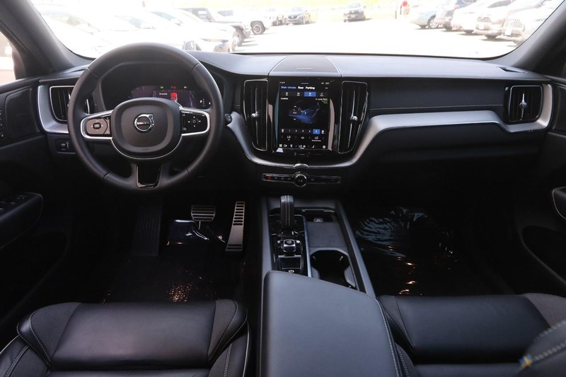 Volvo XC60 Vehicle Image 21
