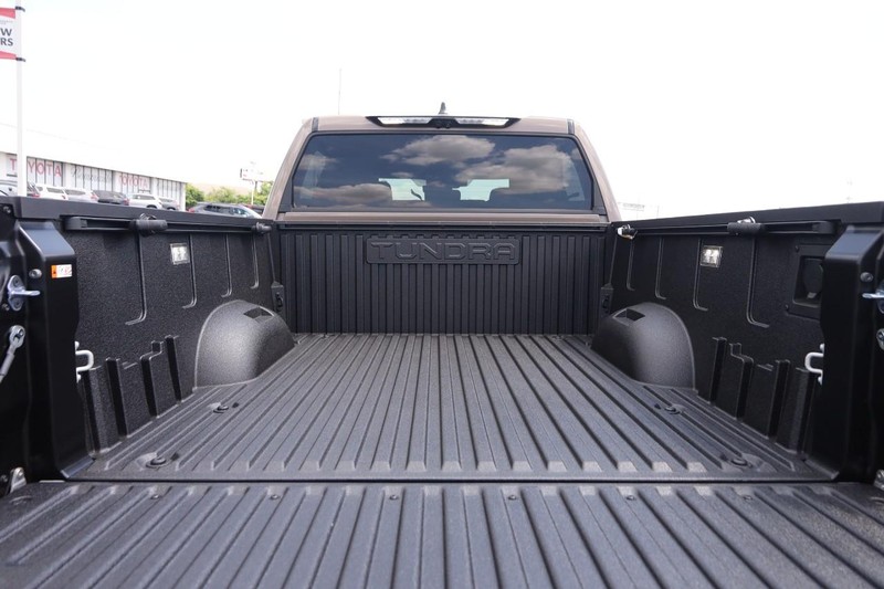 Toyota Tundra 4WD Vehicle Image 07