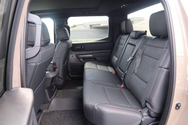 Toyota Tundra 4WD Vehicle Image 09