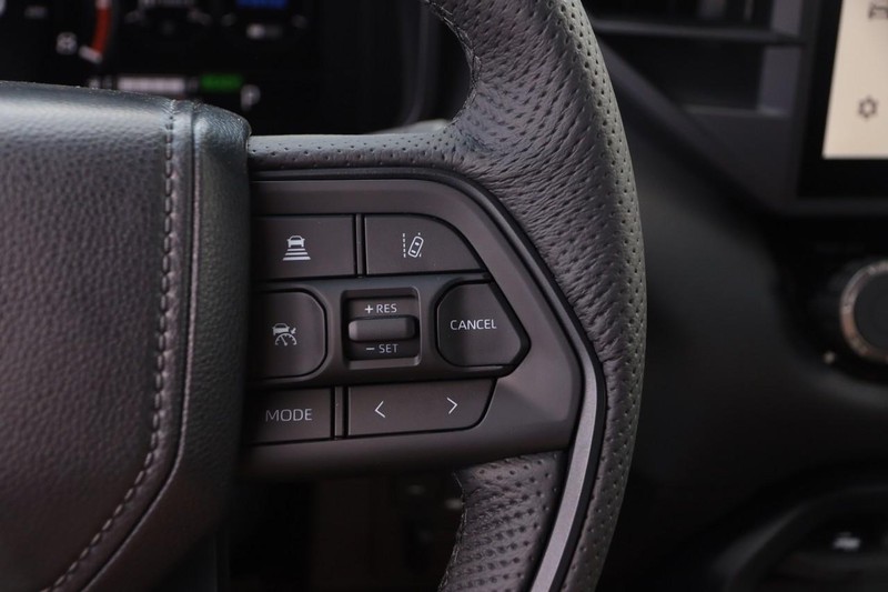 Toyota Tundra 4WD Vehicle Image 13
