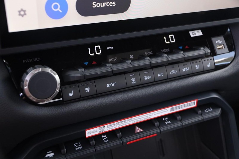 Toyota Tundra 4WD Vehicle Image 18