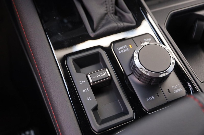 Toyota Tundra 4WD Vehicle Image 20