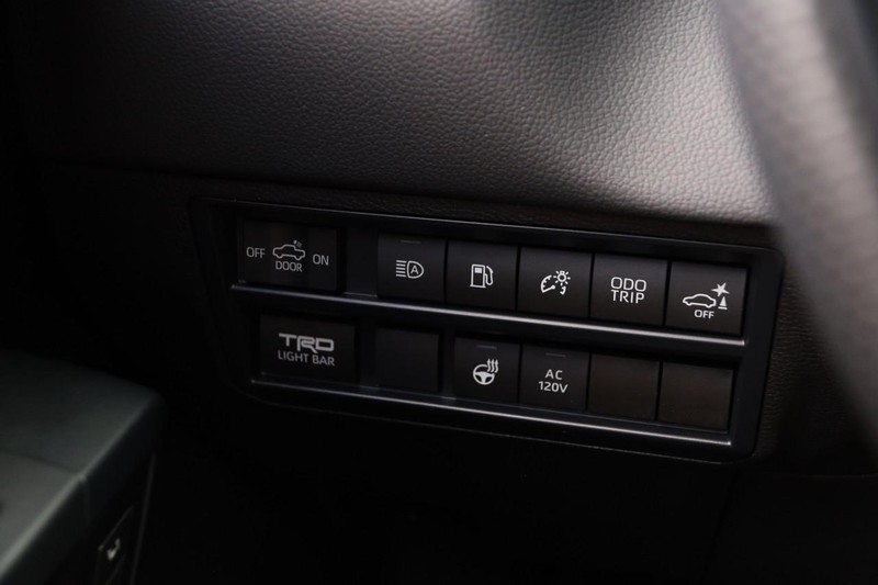 Toyota Tundra 4WD Vehicle Image 21