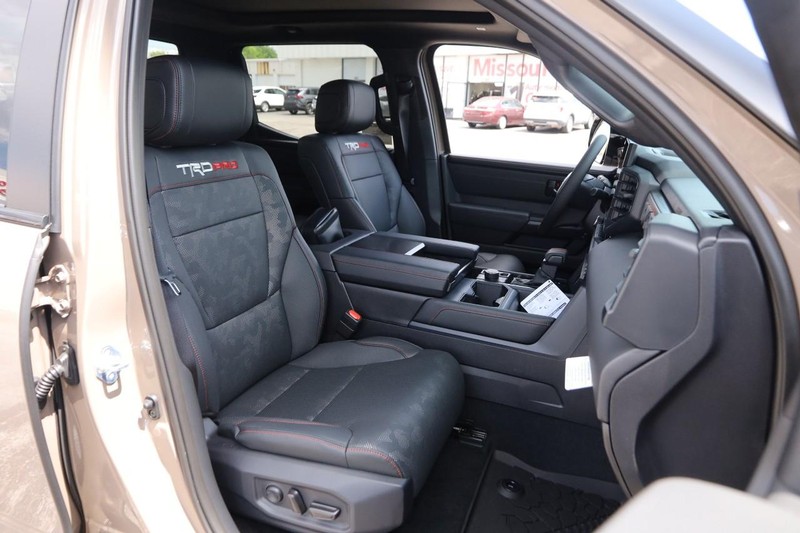 Toyota Tundra 4WD Vehicle Image 27