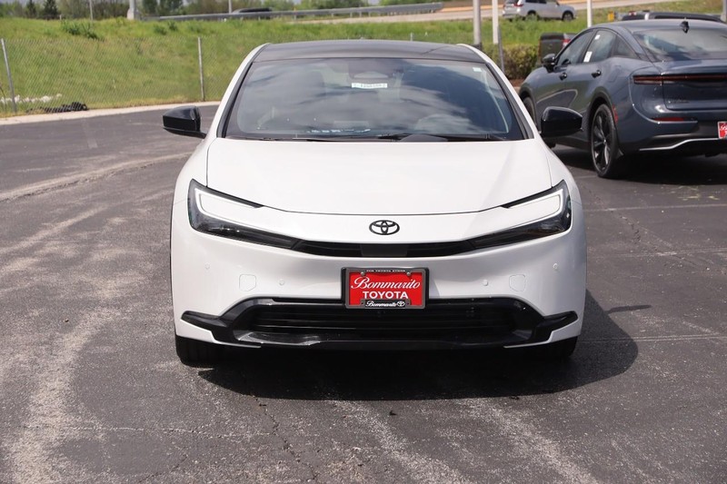 Toyota Prius Vehicle Image 04