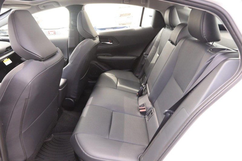 Toyota Prius Vehicle Image 09
