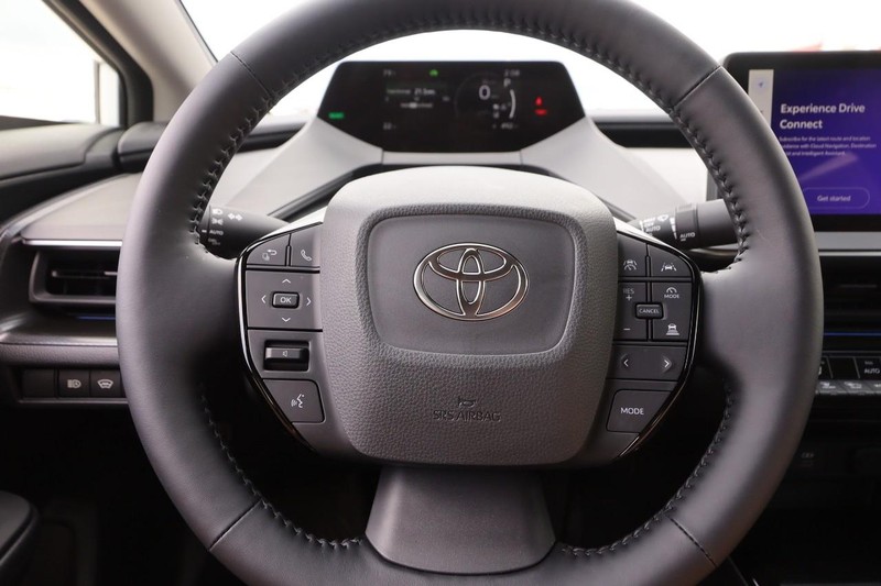 Toyota Prius Vehicle Image 11