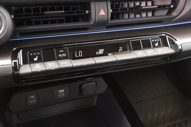 Toyota Prius Vehicle Image 18
