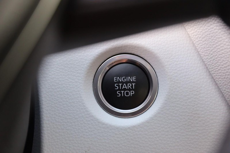 Toyota Corolla Vehicle Image 15