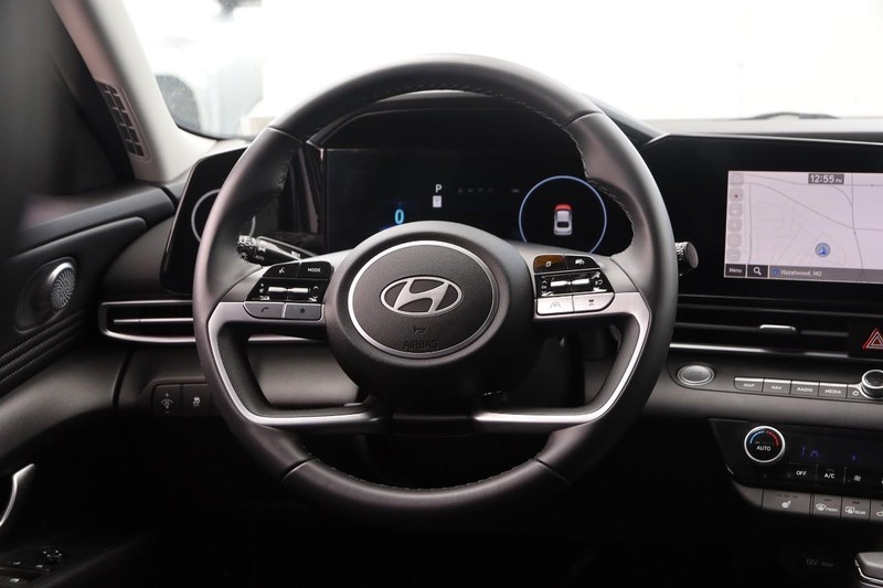 Hyundai Elantra Vehicle Image 23