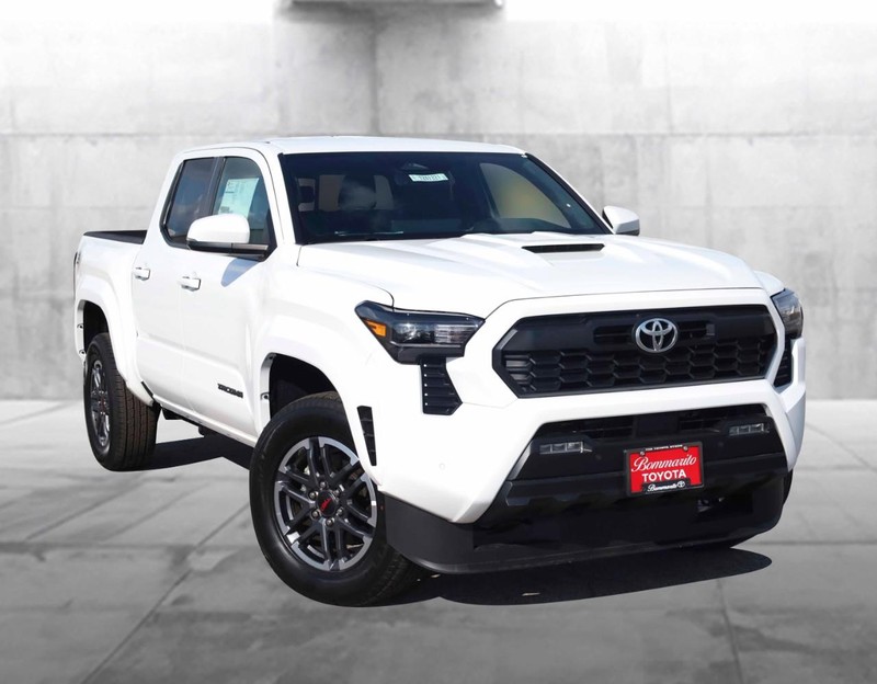 Toyota Tacoma 4WD Vehicle Image 02