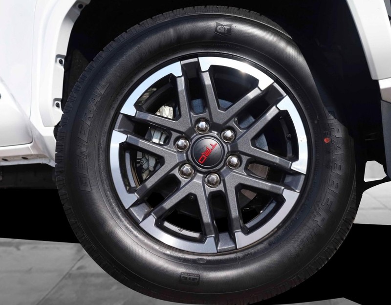 Toyota Tacoma 4WD Vehicle Image 03